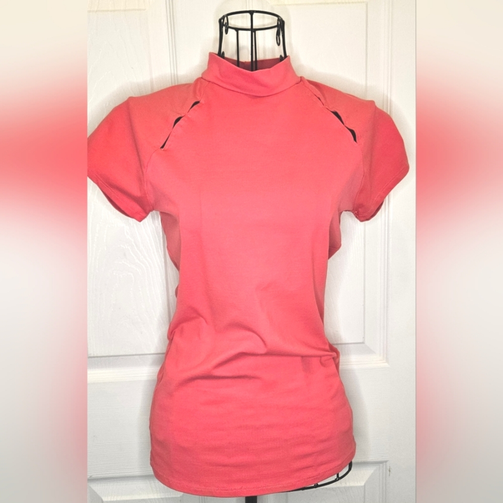 🌺BEBE Capped Sleeve Top